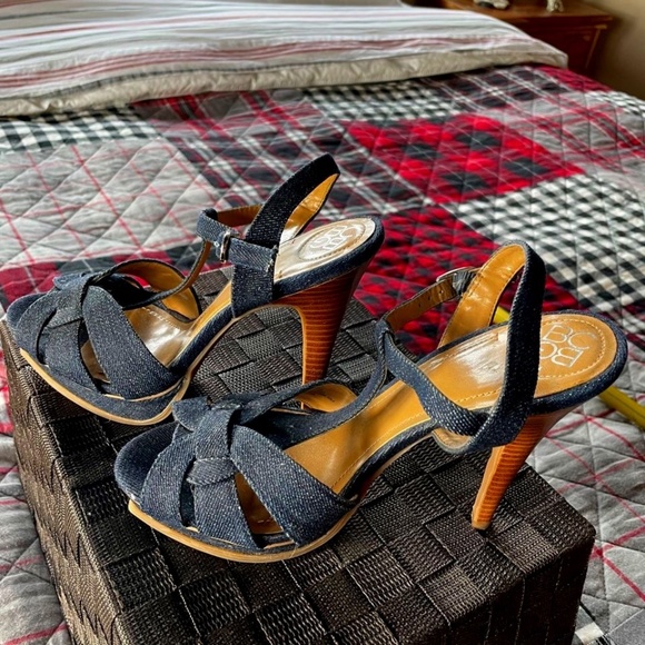 Designer BCBG Denim Platform Sandal Heels - Picture 1 of 5